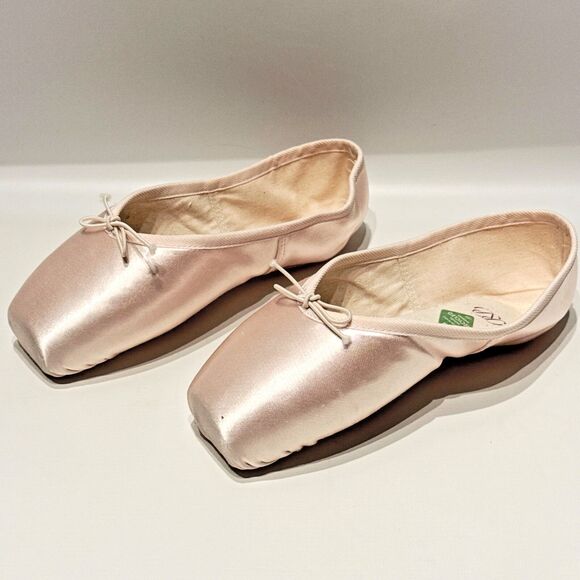 Russian Pointe Akoya Ballet Shoes Women's 37.5 w4 v2 FS US Size 7.5 - Picture 1 of 15